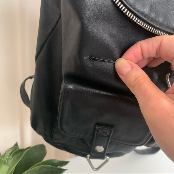 Cute Faux Leather Backpack Bag Divided H&M - Picture 4 of 15